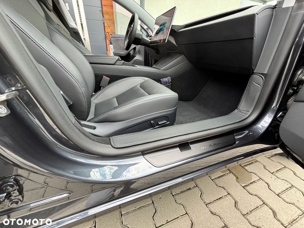 Tesla Model 3 AWD - 9