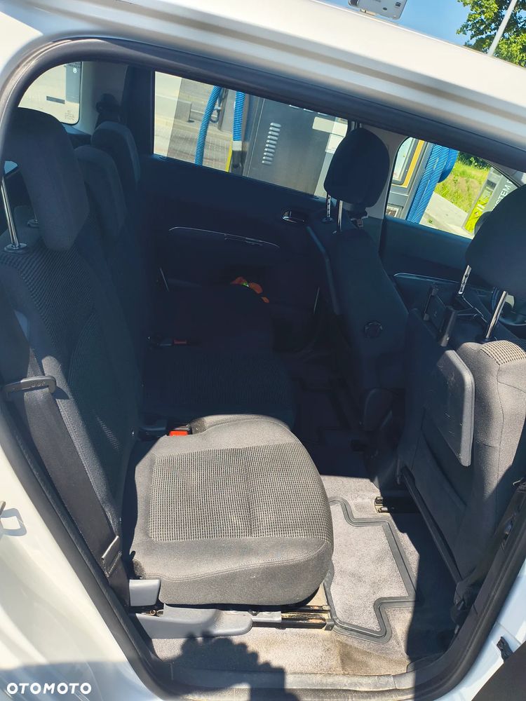 Peugeot 5008 HDI 150 Active - 19