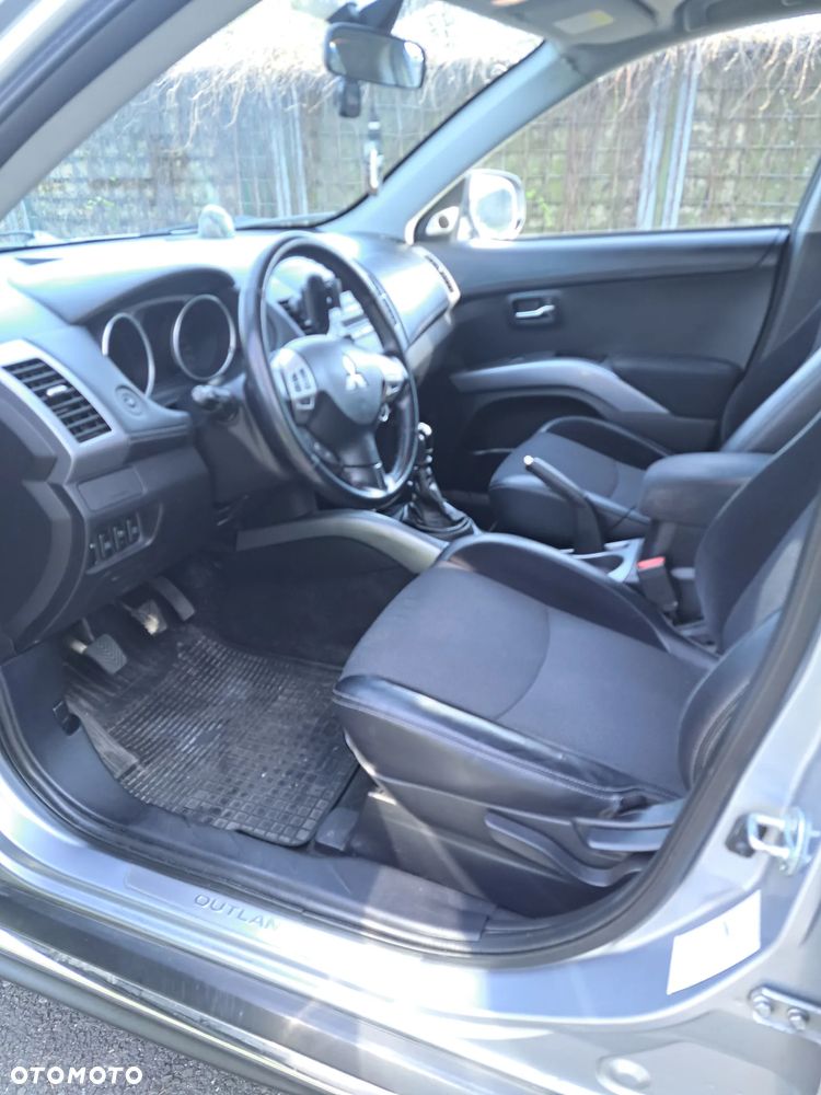 Mitsubishi Outlander 2.0 DID Intense + - 11