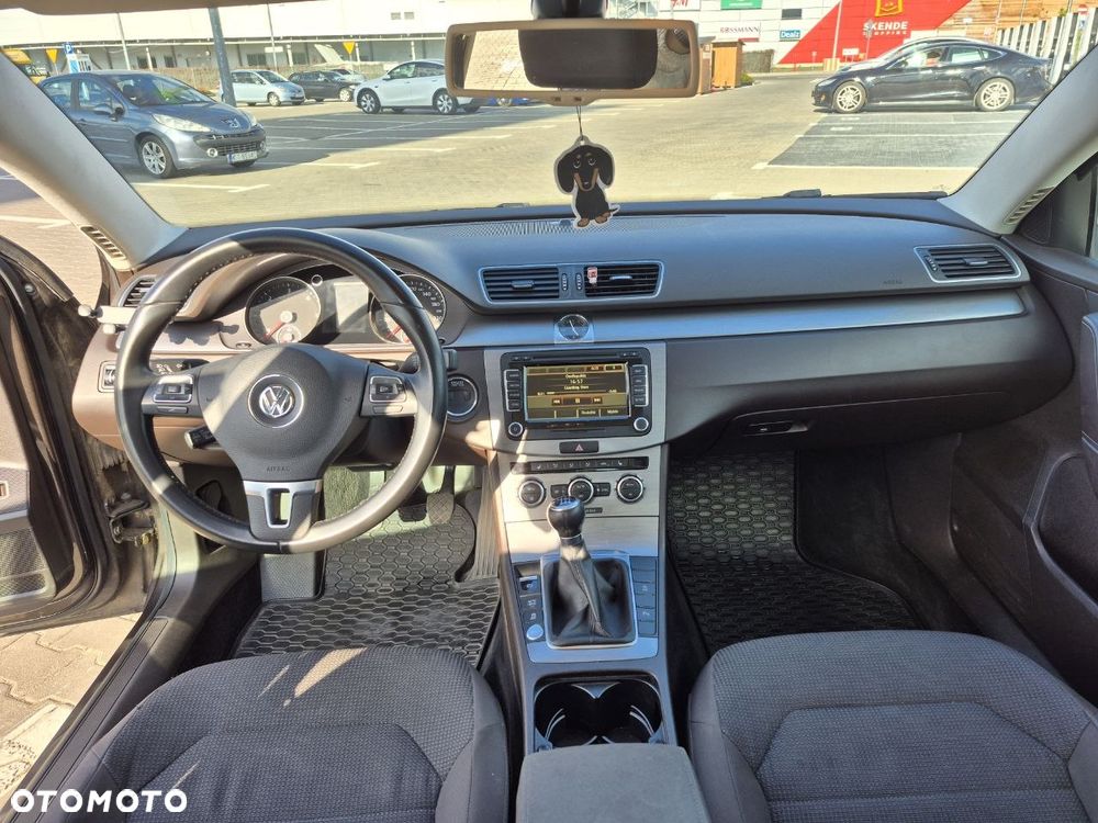 Volkswagen Passat 2.0 TDI Comfortline - 25