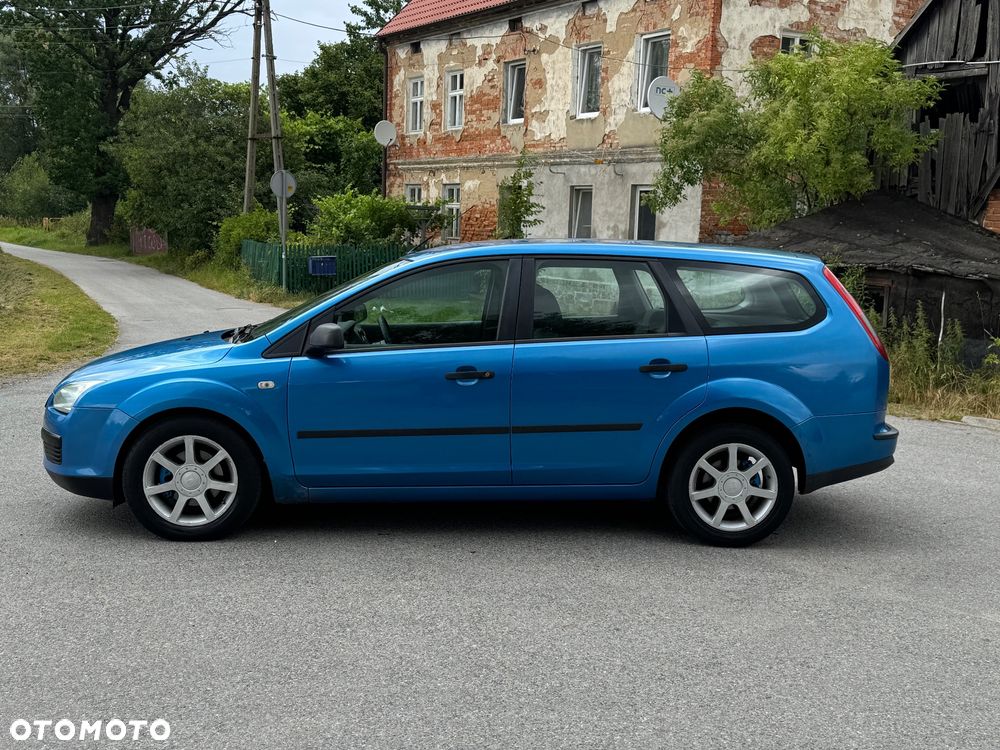 Ford Focus 1.4 Ambiente - 3