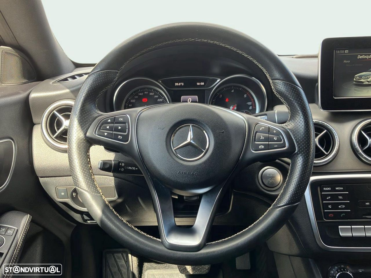 Mercedes-Benz CLA 180 - 12