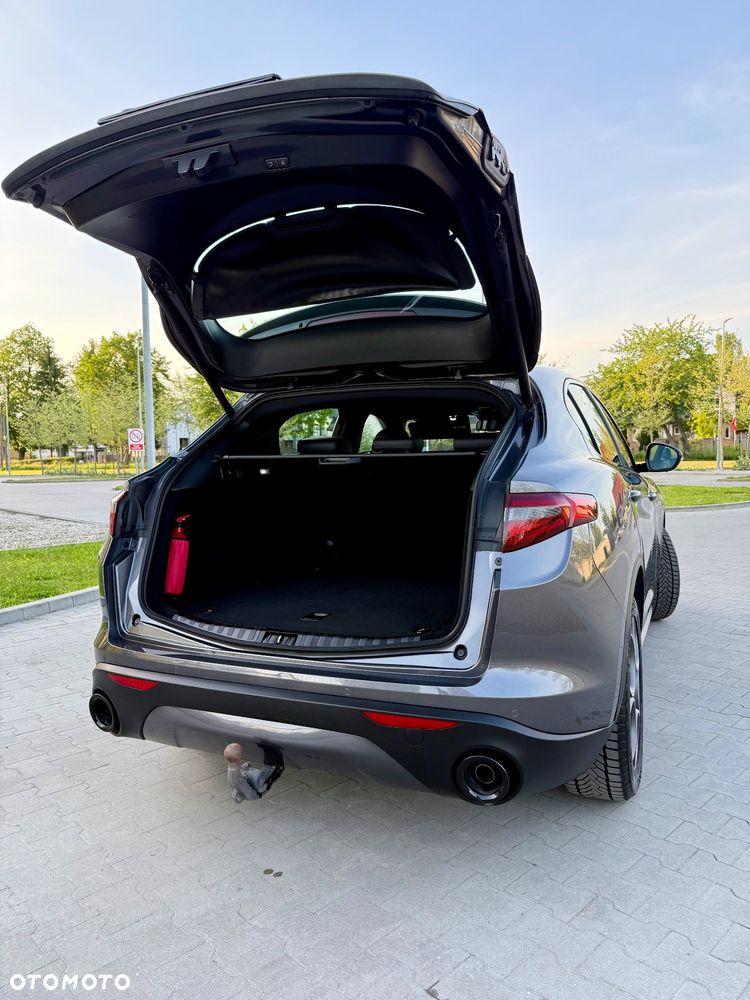 Alfa Romeo Stelvio 2.2 16V AT8 - 29