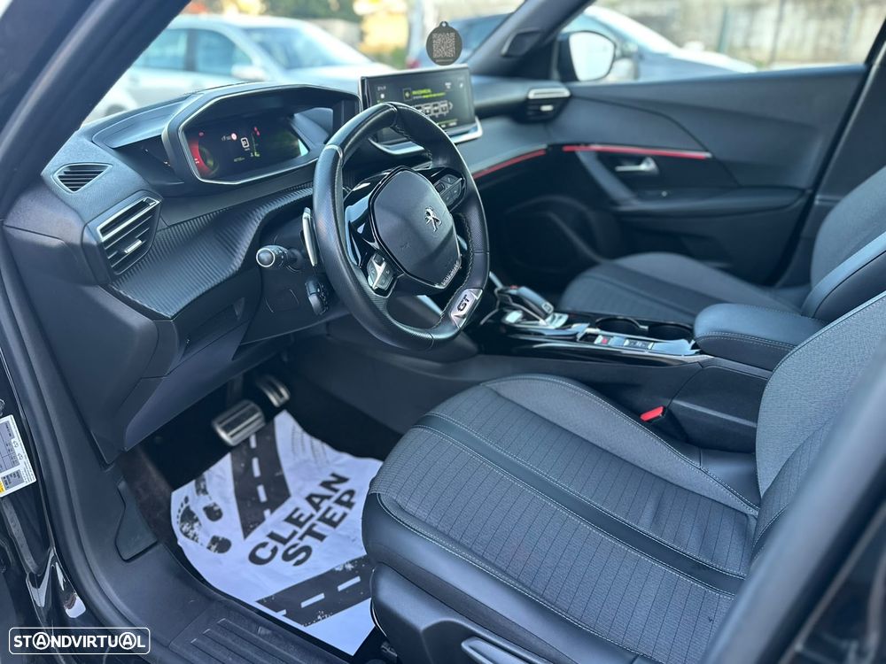 Peugeot 2008 PureTech 130 EAT8 GT Pack - 6