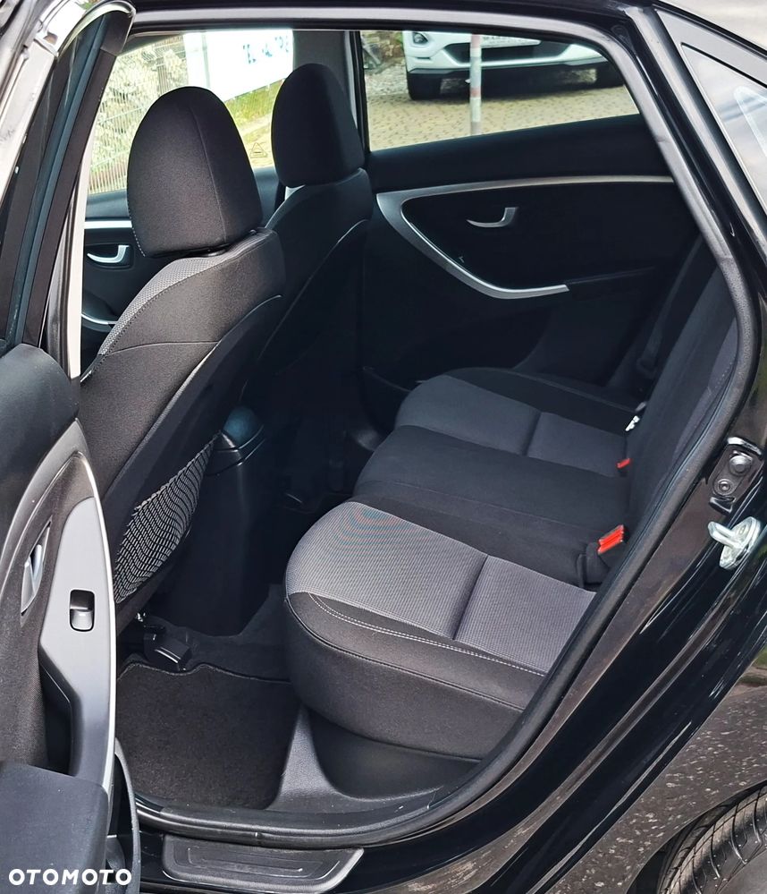 Hyundai i30 blue 1.6 CRDi Style - 21