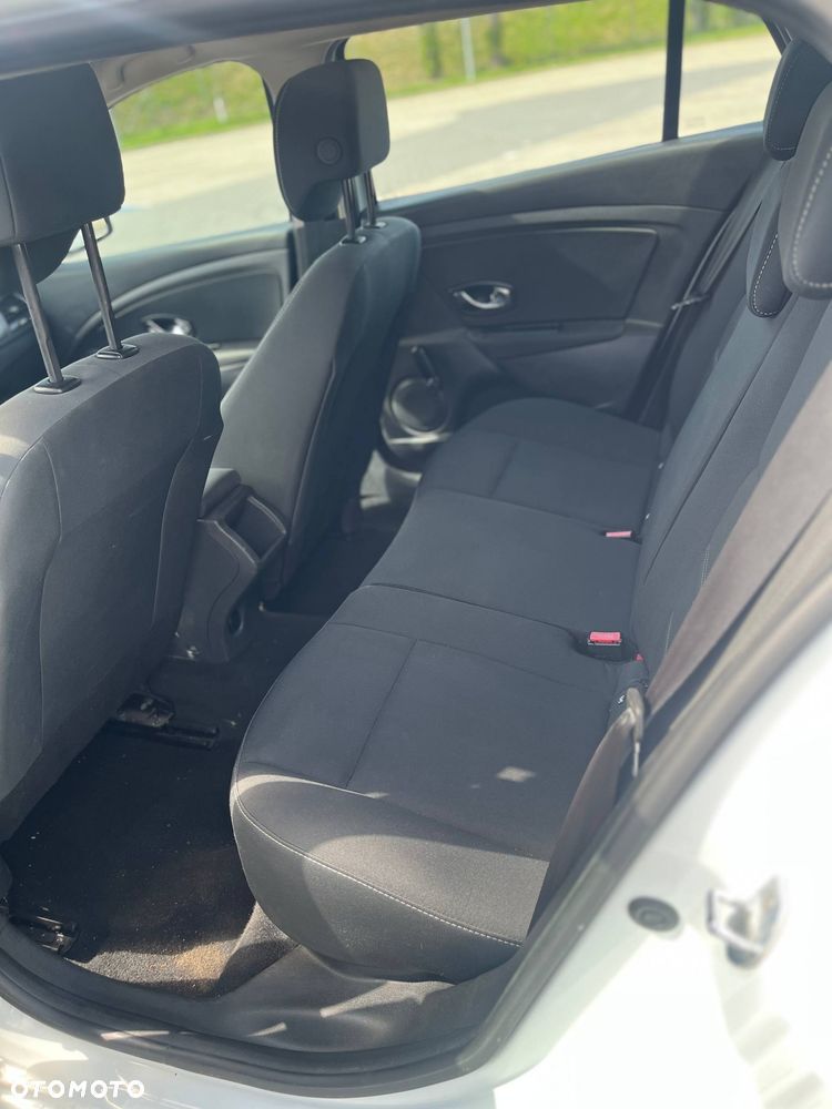 Renault Megane dCi 95 FAP Paris - 14
