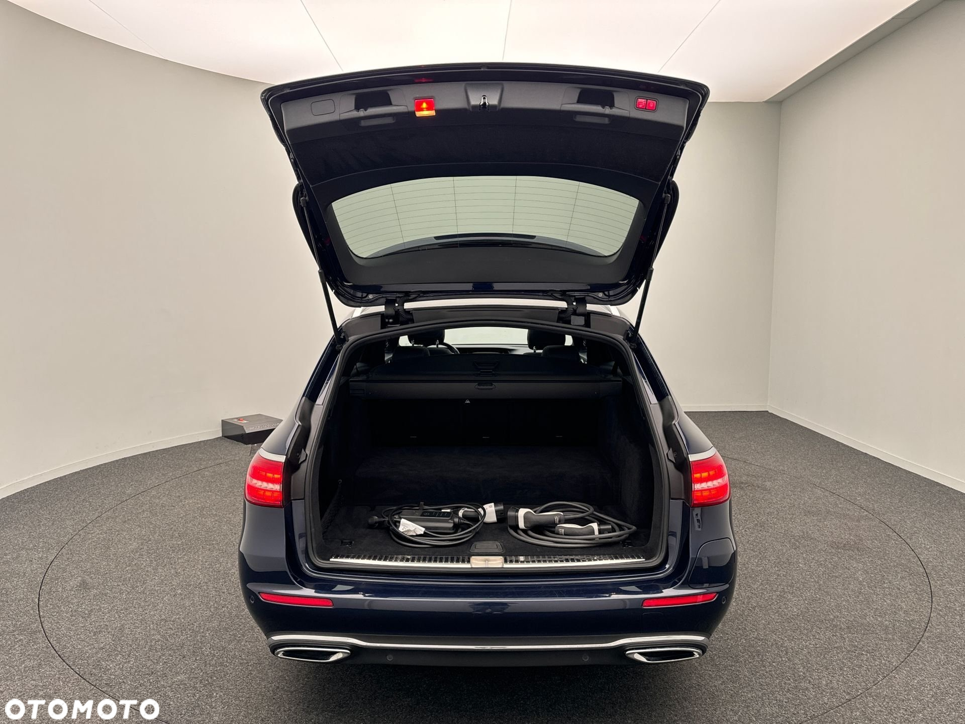 Mercedes-Benz Klasa E 300 de 4Matic T 9G-TRONIC Avantgarde - 23