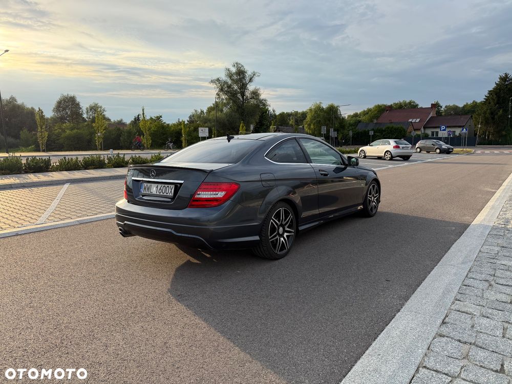 Mercedes-Benz C-Class 2012 photo 4