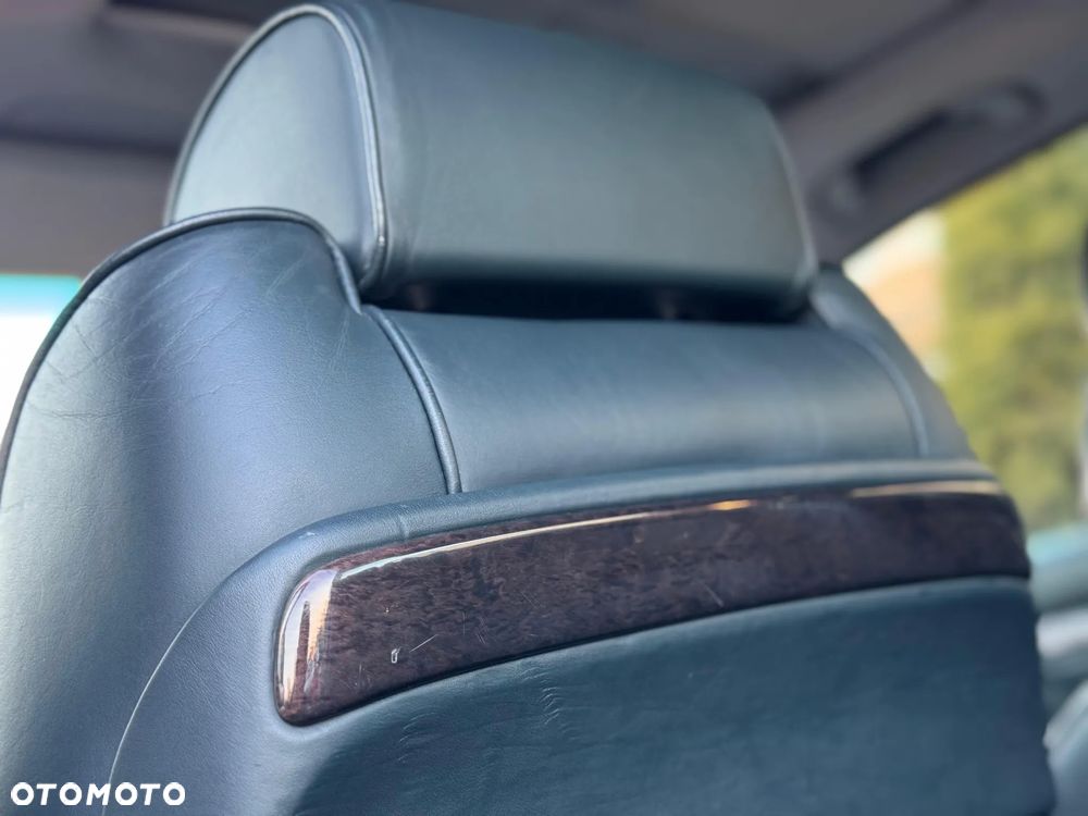 BMW Seria 7 750i - 6