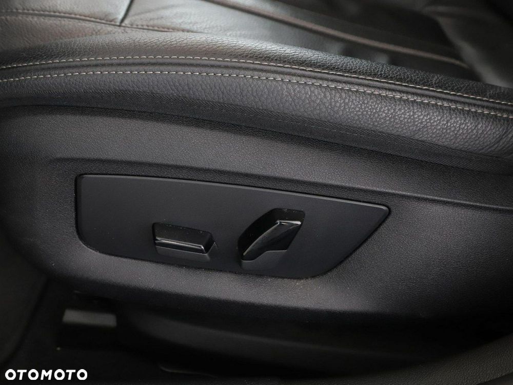 BMW Seria 5 520e Luxury Line - 40