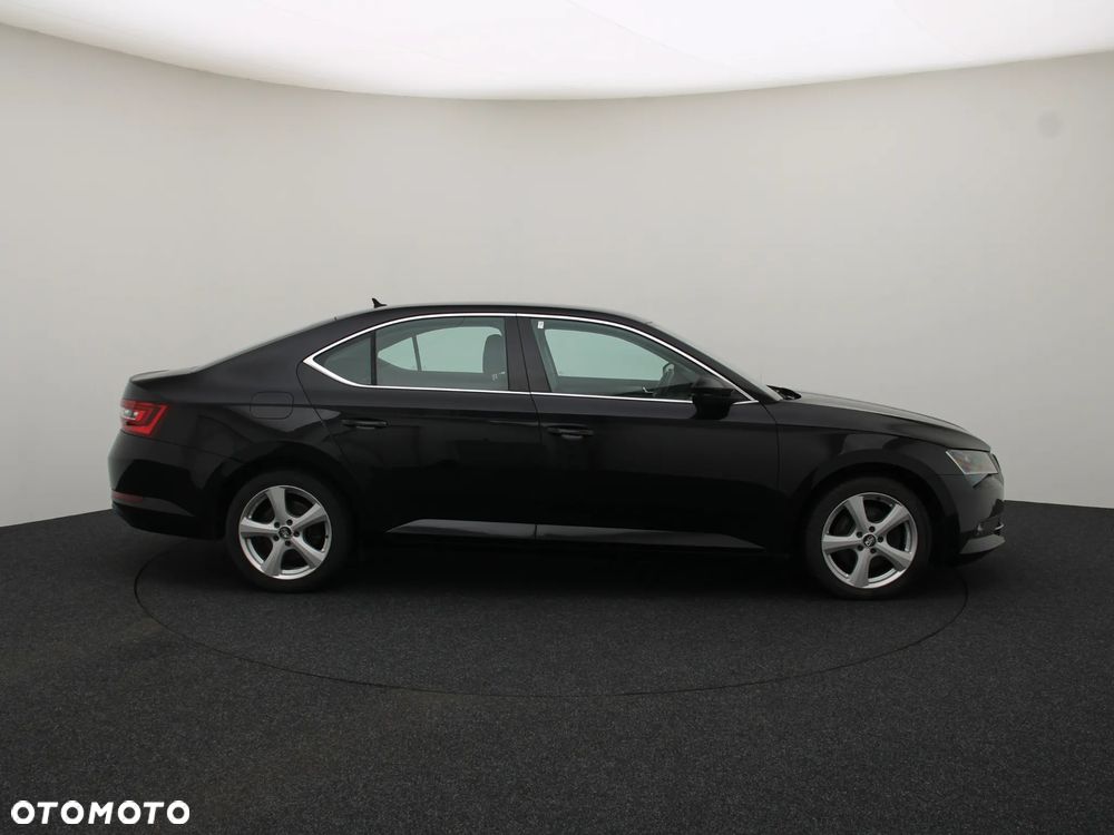 Skoda Superb 2.0 TDI Style DSG - 9