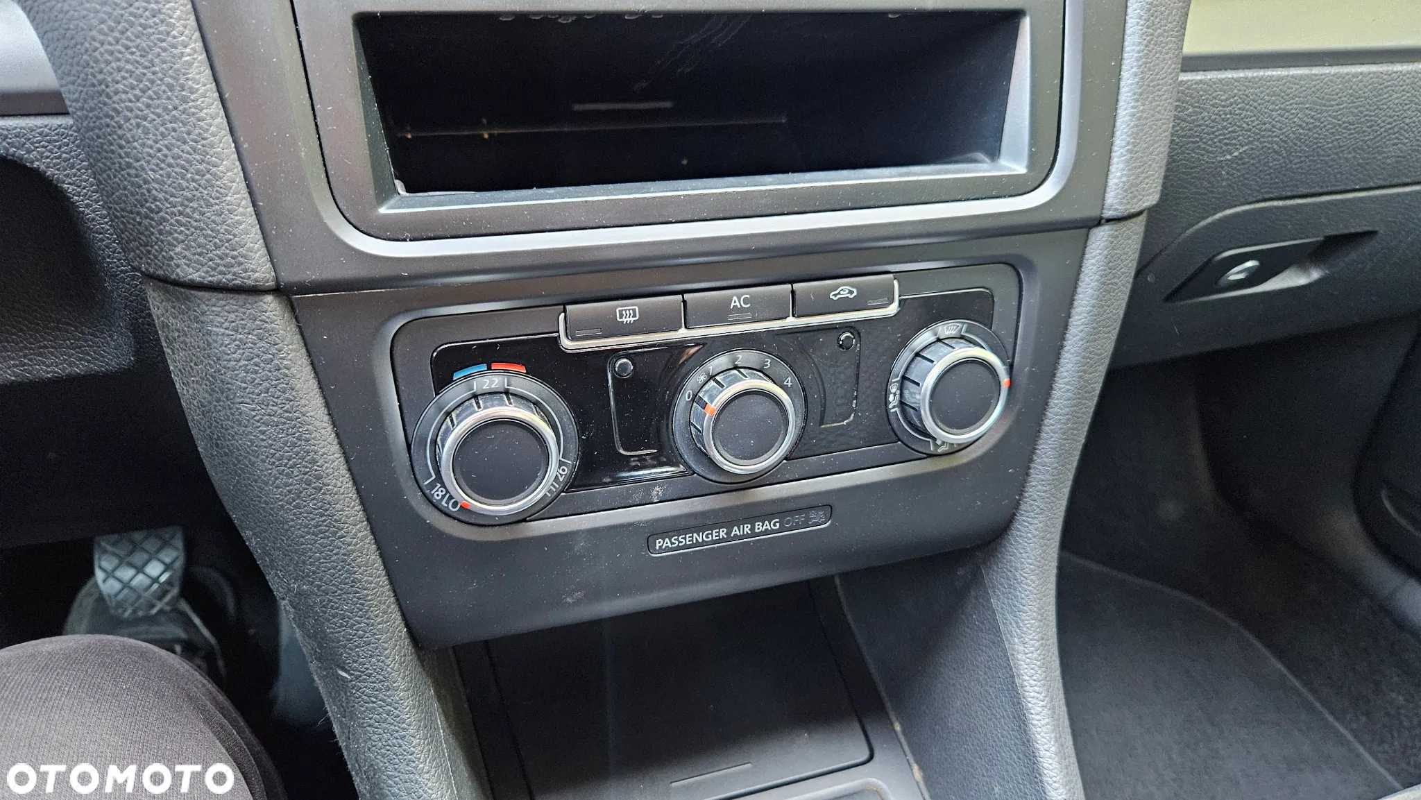 Volkswagen Golf 1.6 Team - 27