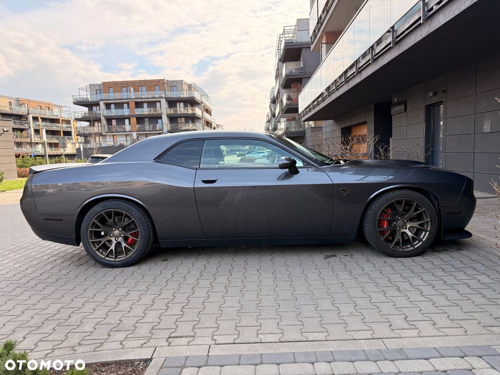 Dodge Challenger - 7