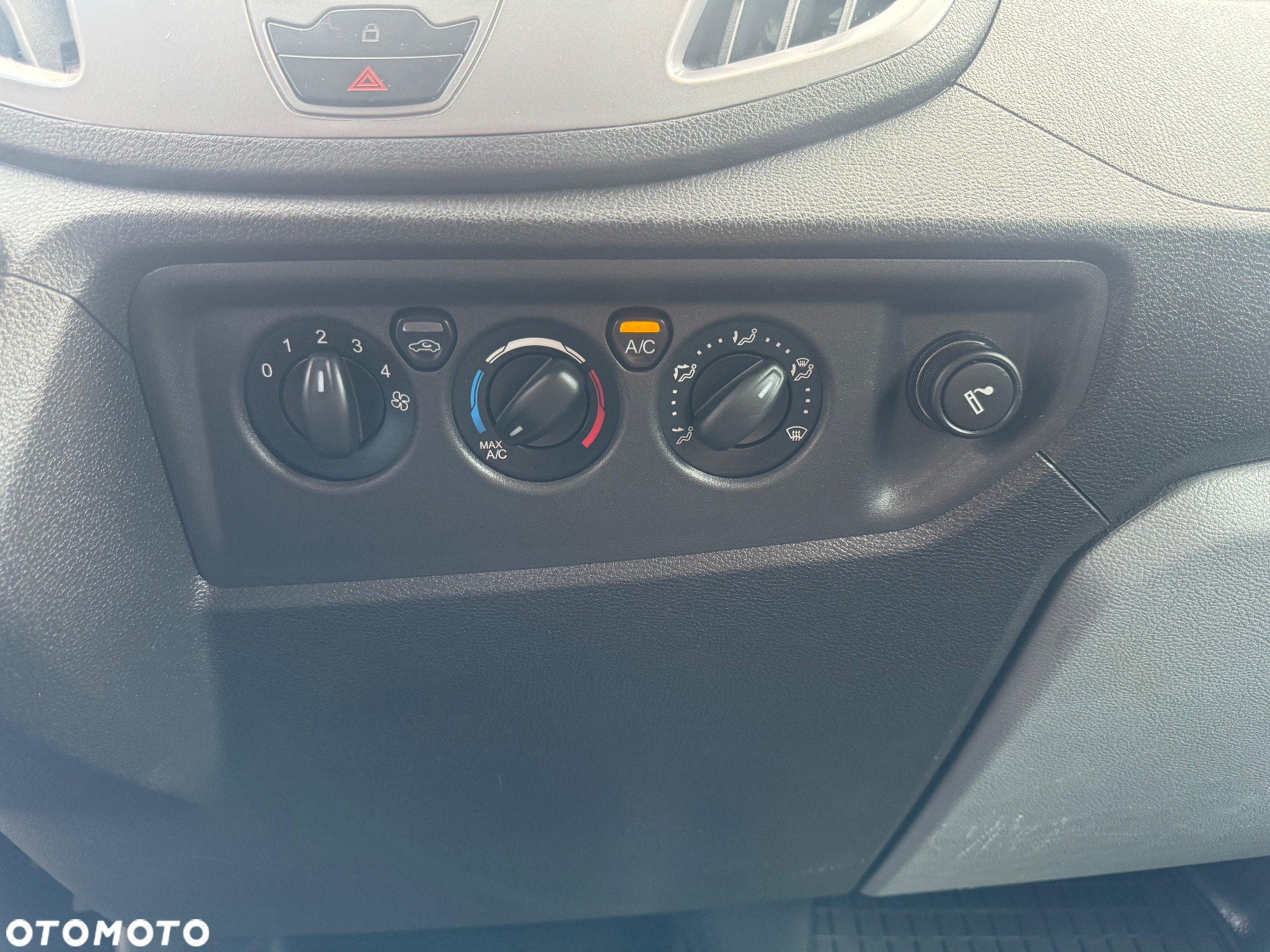 Ford Transit - 29