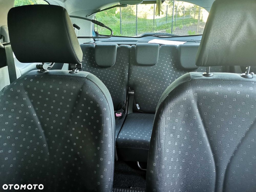 Toyota Yaris - 4