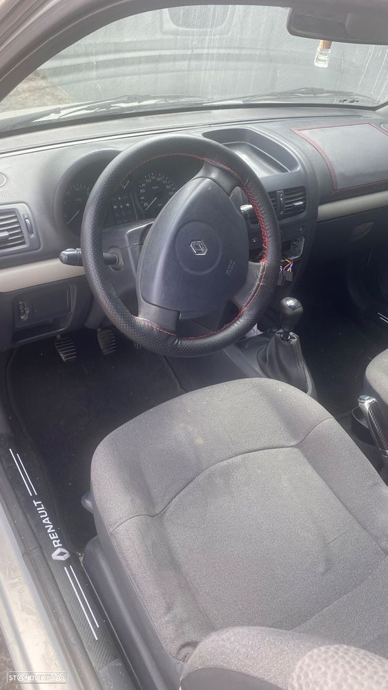 Renault Clio 1.5 dCi S - 12