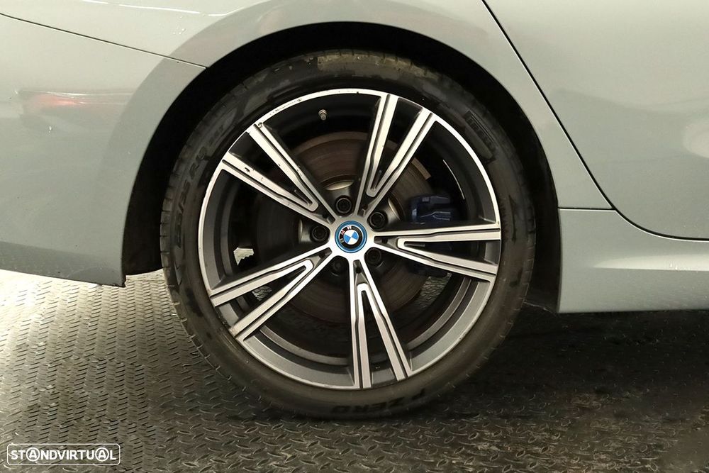 BMW 330 e Touring Pack M Auto - 5