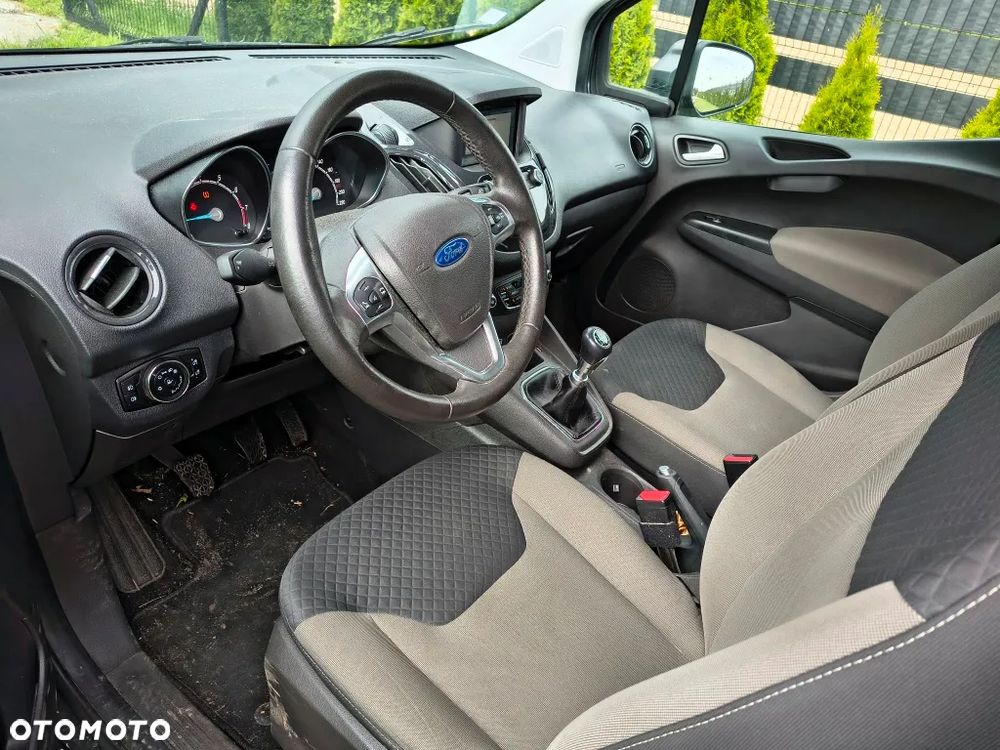 Ford Tourneo Courier - 11