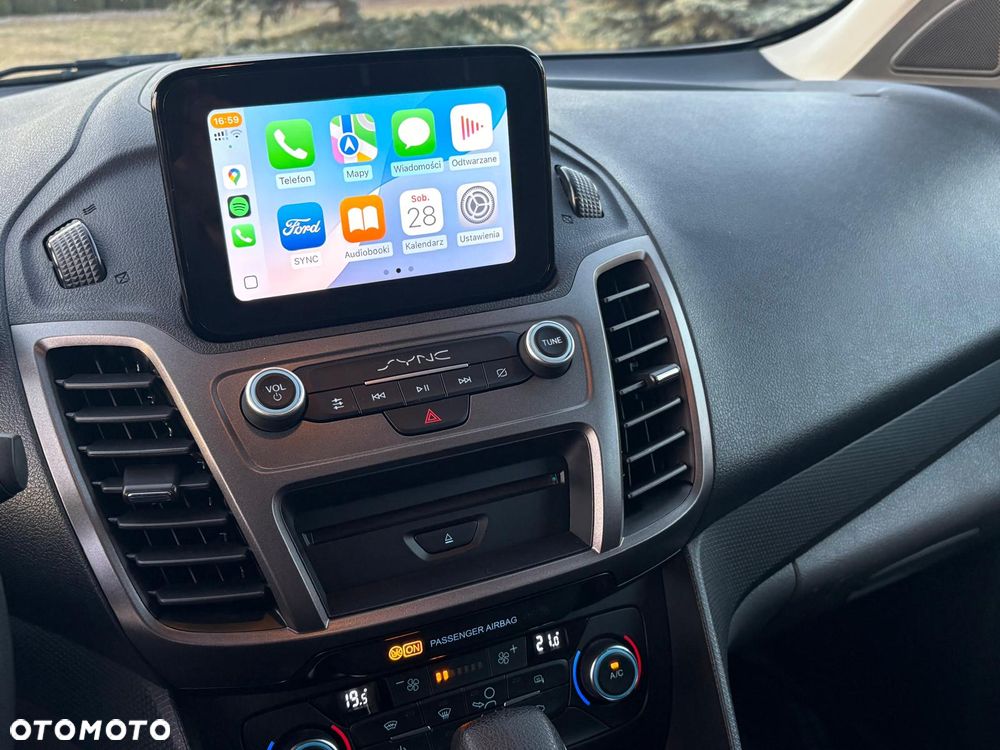Ford Transit Connect - 17