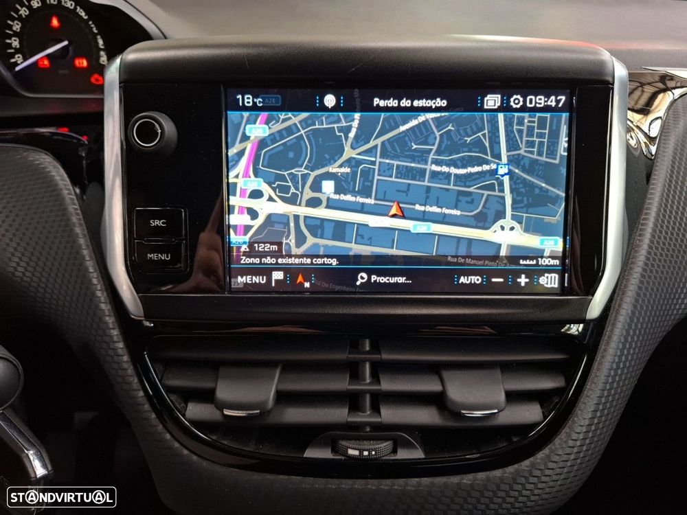 Peugeot 208 1.2 PureTech Signature - 14
