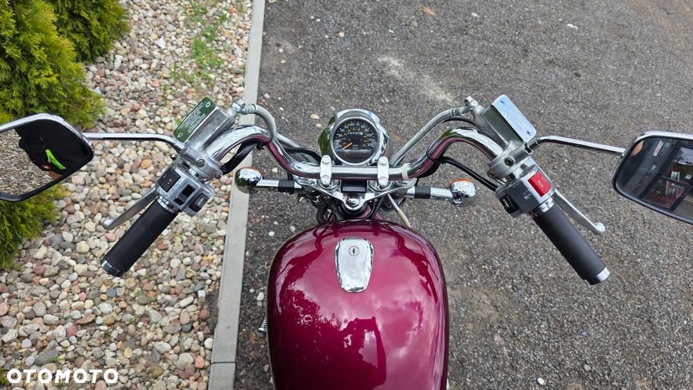 Suzuki Intruder - 7