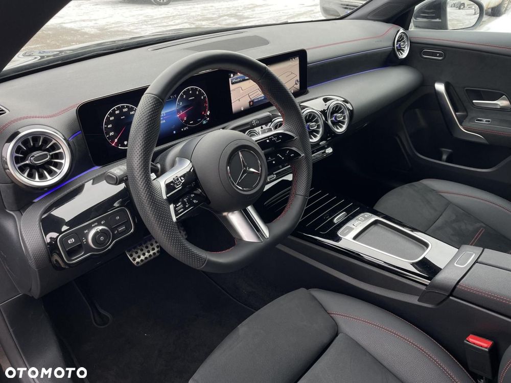 Mercedes-Benz CLA - 9