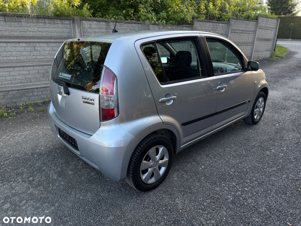 Daihatsu Sirion 1.0 CooLine - 12