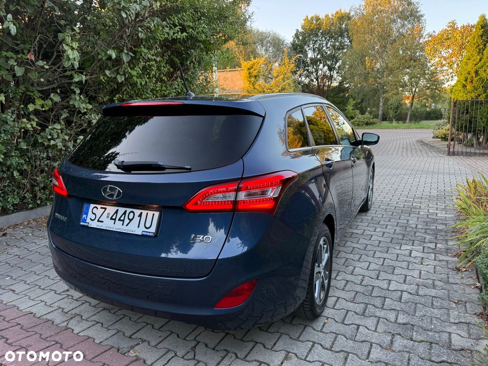 Hyundai i30 i30cw 1.6 Fifa World Cup Edition - 16