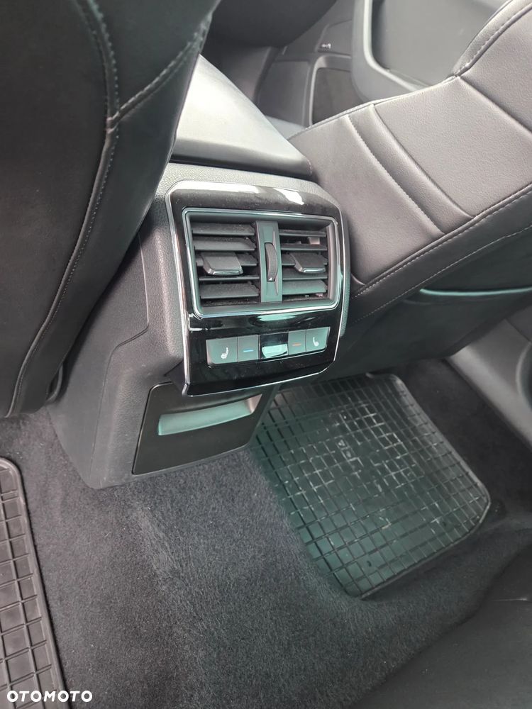 Skoda Superb 2.0 TDI L&K DSG - 16