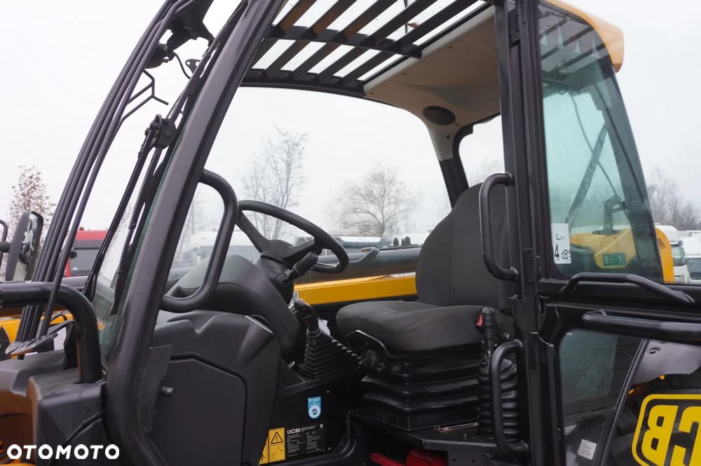 JCB 535-95 / 3,5 t / zasięg 9,5 m / joystick - 26