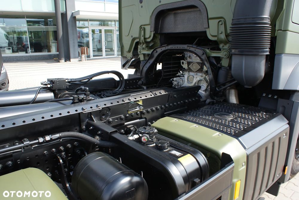Mercedes-Benz ACTROS - 8