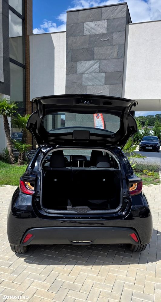 Toyota Yaris 1.5 VVT-i HSD Exclusive Style - 12