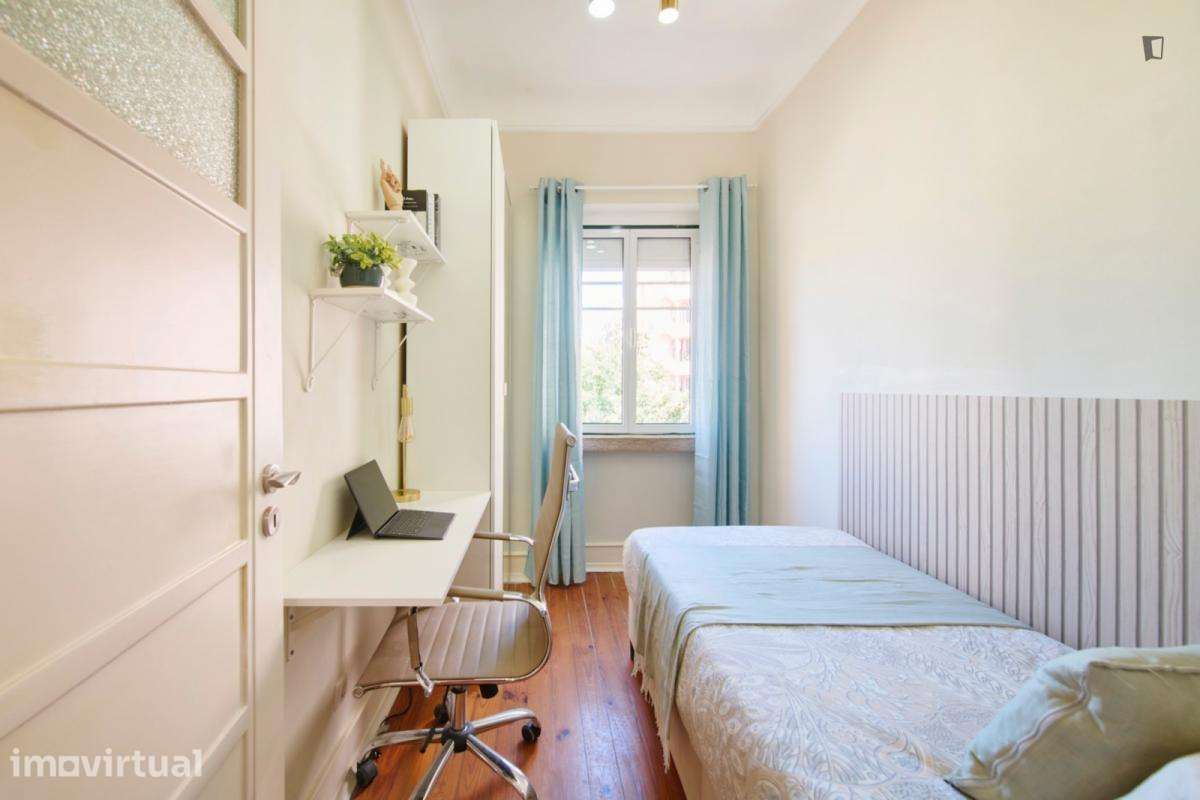 Quarto - localizado em Alameda Lisbon - Grande imagem: 2/34