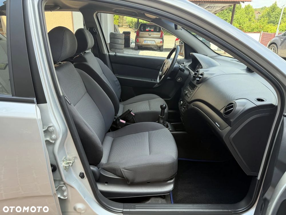 Chevrolet Aveo 1.2 LS - 32