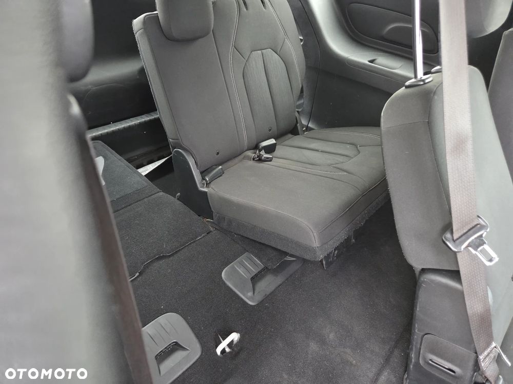 Chrysler Pacifica - 14