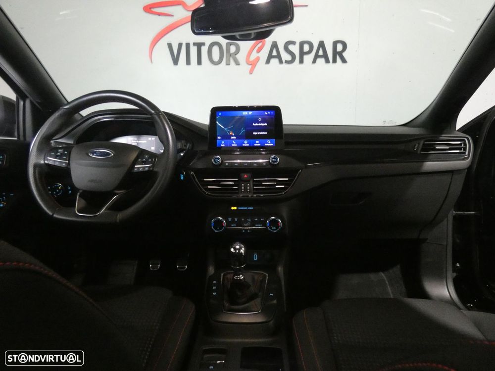 Ford Focus 1.0 EcoBoost MHEV ST-Line - 24