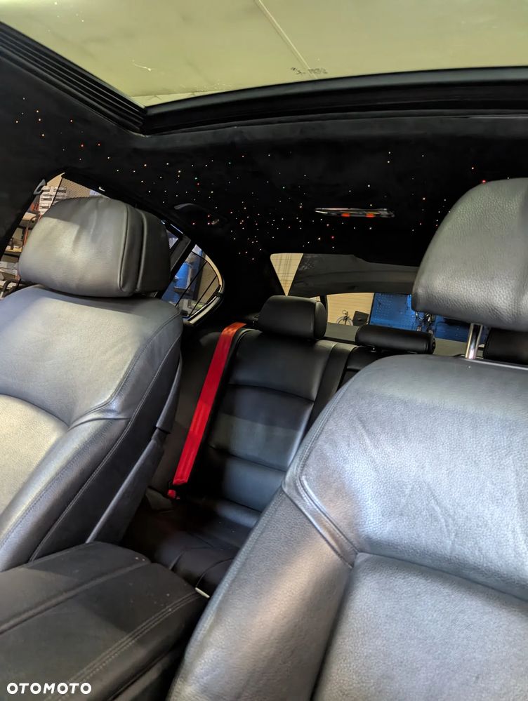 BMW Seria 5 520d xDrive - 37