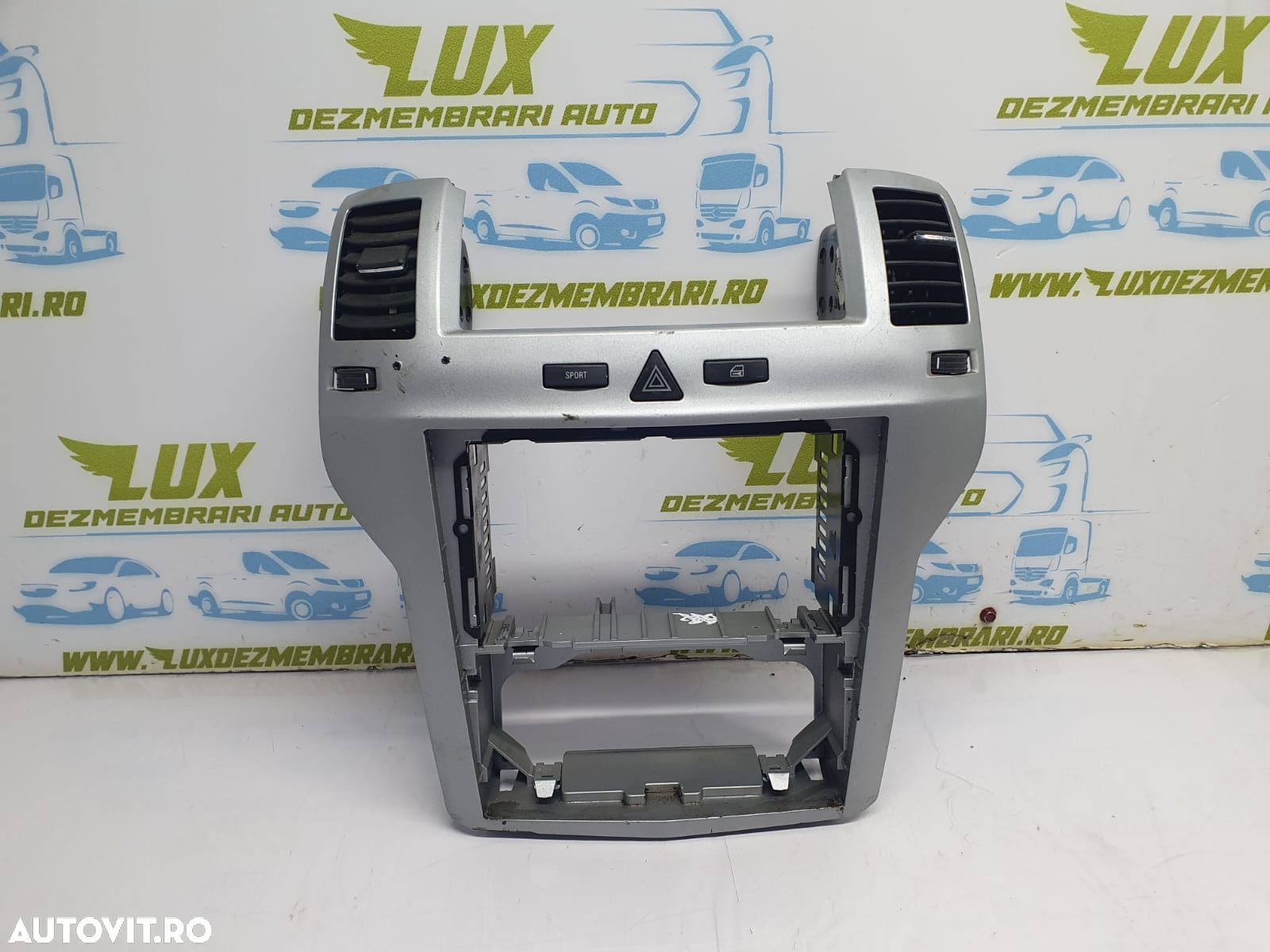 Grila bord 13111874 Opel Zafira B [2005 - 2010] - 1