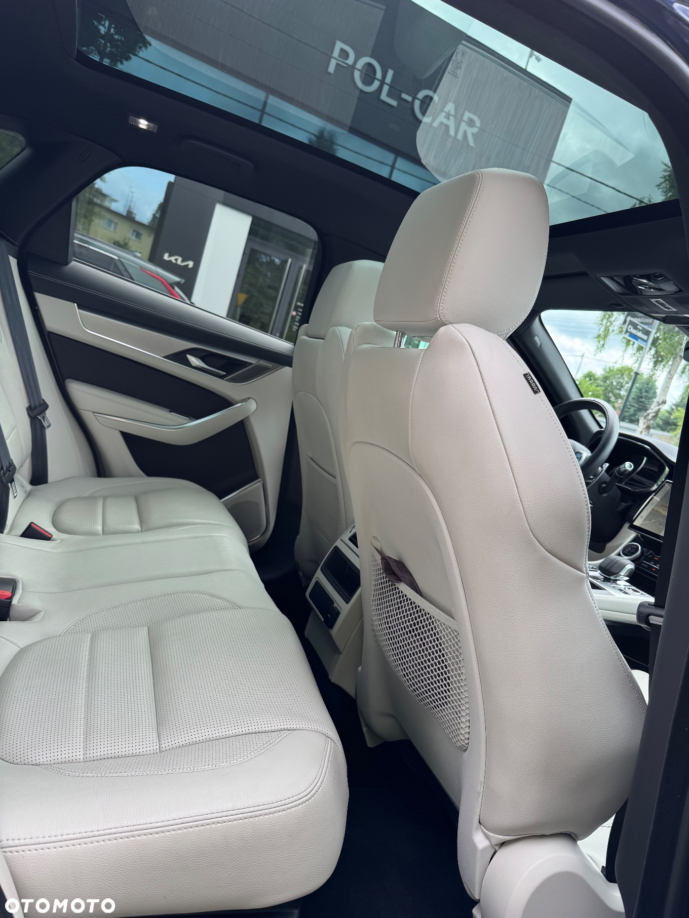 Jaguar F-Pace - 10
