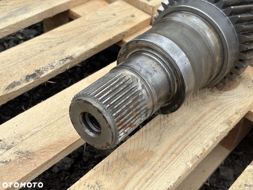 John Deere 9370R 9420R 9420RX 9470RX 9570R Wał Wejściowy Skrzyni Power Shift R559523 - 2