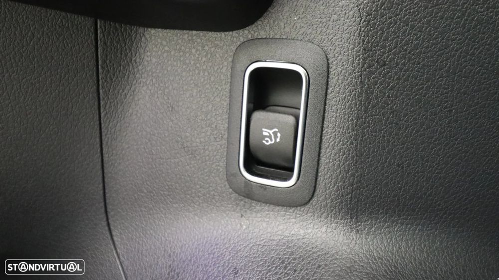 Mercedes-Benz GLA 180 d AMG Line - 26