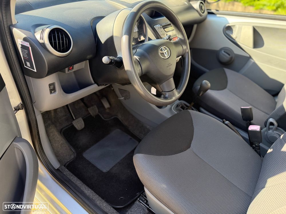Toyota Aygo 1.0 + AC+VSC - 12