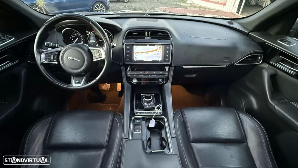 Jaguar F-Pace 2.0 i4D R-Sport AWD Aut. - 17