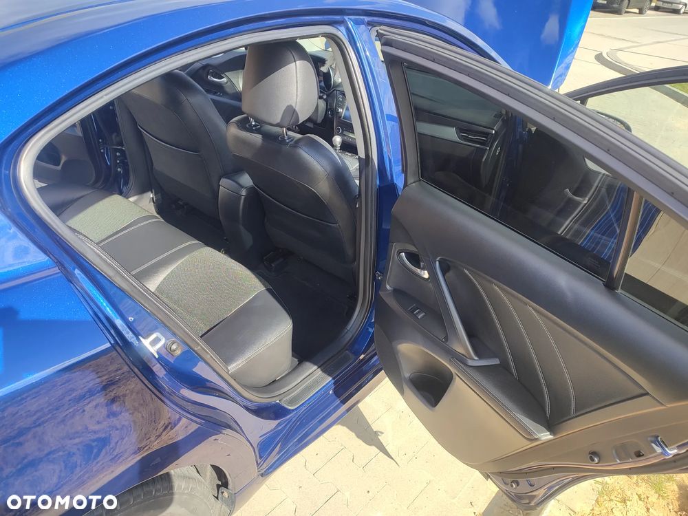 Toyota Avensis 2.0 D-4D Prestige - 6