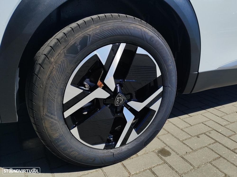 Peugeot e-2008 54 kWh Allure - 12