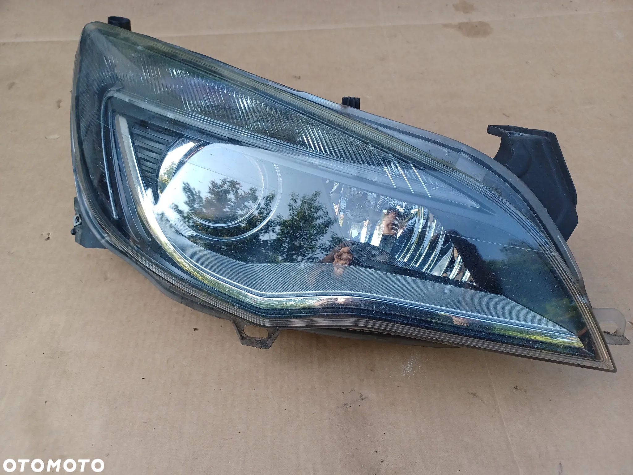 LAMPA PRZEDNIA PRAWA XENON OPEL ASTRA J EUROPA - 1