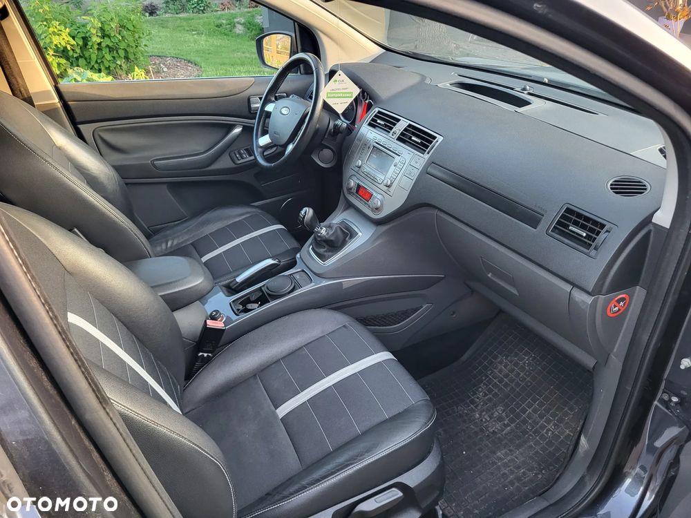 Ford Kuga 2.0 TDCi FWD Titanium - 27
