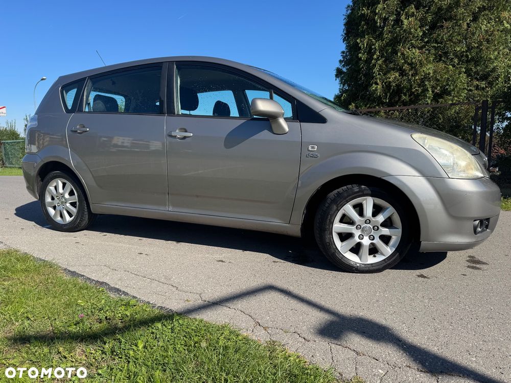 Toyota Corolla Verso 2.0 D-4D Prestige - 8