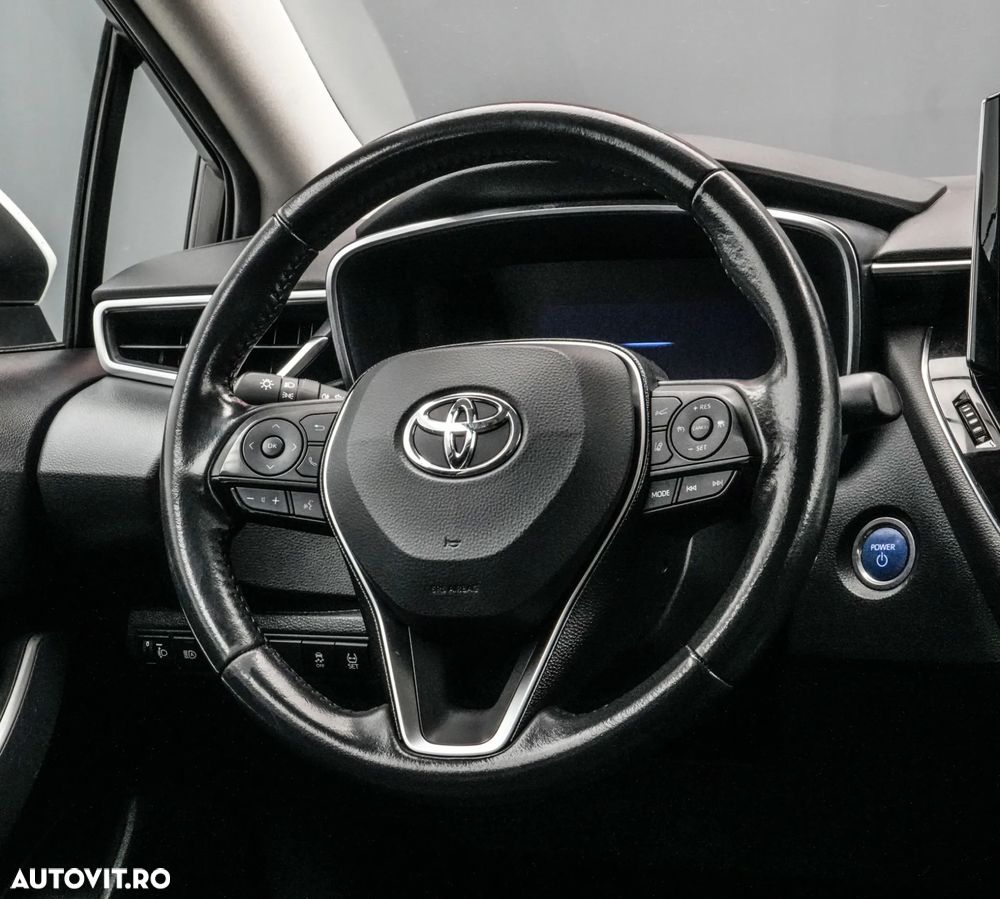 Toyota Corolla Sedan 1.8 HSD Dynamic Plus - 16