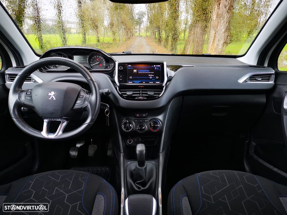 Peugeot 2008 1.6 BlueHDi Style - 9